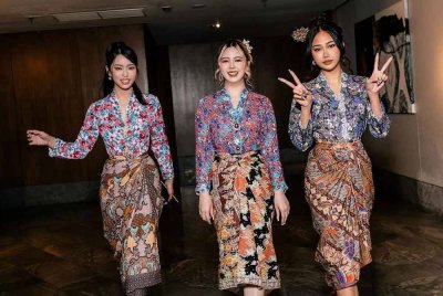 Universal Music Malaysia menurunkan video muzik kumpulan Dolla daripada semua platform digital sebagai langkah tanggungjawab dan usaha menjaga keharmonian dalam kalangan masyarakat.