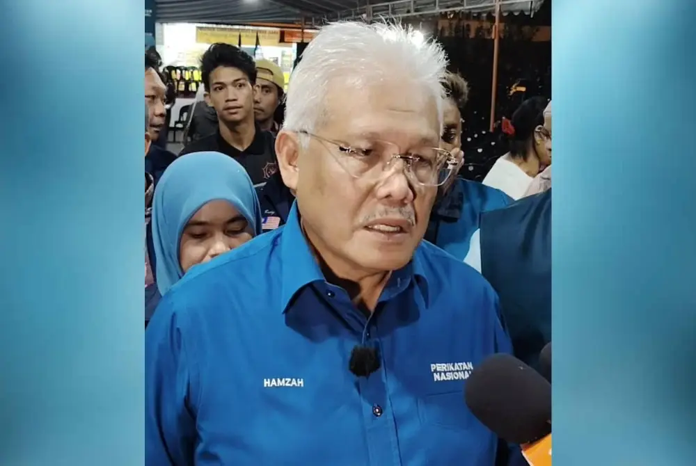 Hamzah dalam sidang media selepas Pelancaran Pusat Daerah Mengundi di Sandakan pada Ahad malam.