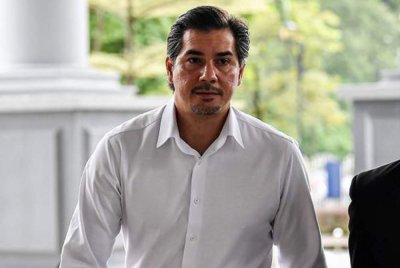 Adam Radlan yang dicari SPRM bagi membantu siasatan berkaitan projek Lebuhraya MEX II disyaki berada di luar negara. Foto Bernama