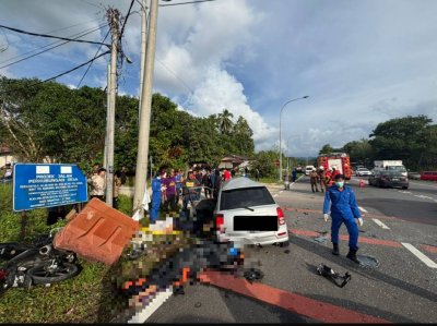 Dua lelaki termasuk seorang pesara bomba maut dalam kemalangan di Machang pada Ahad. Foto Ihsan PDRM