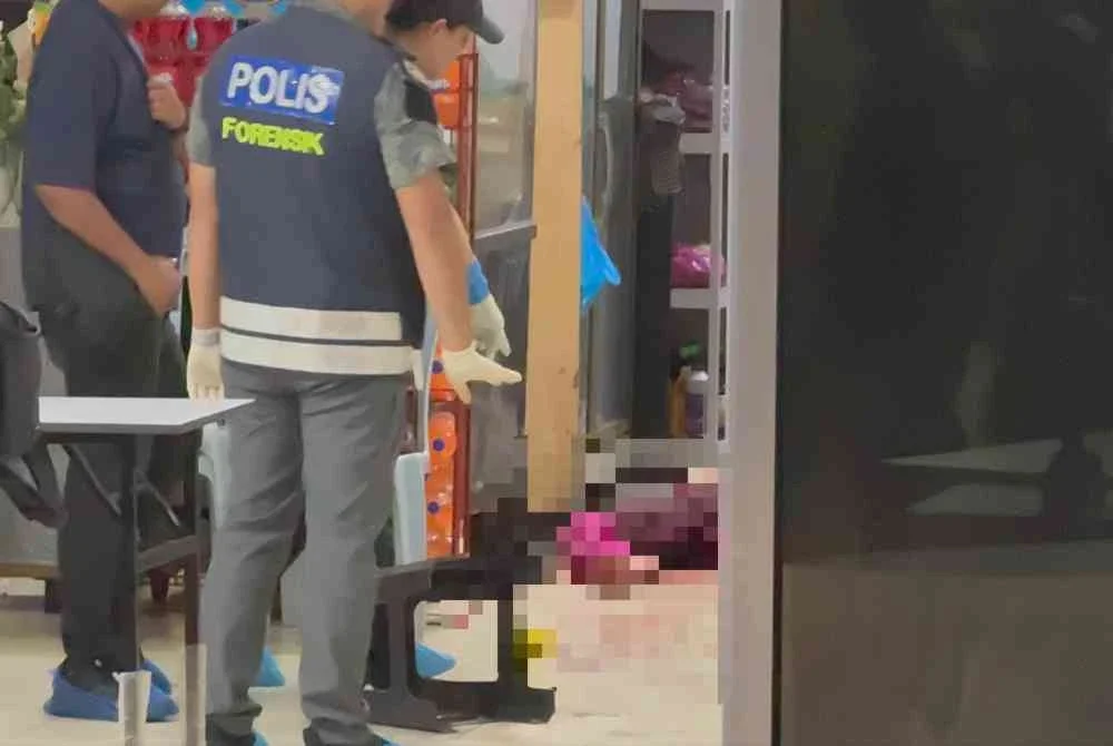 Seorang tukang masak warga Myanmar maut manakala suaminya cedera selepas ditikam seorang pelanggan di sebuah restoran masakan ala Thai di Lorong Bukit Juru, pada malam Ahad.