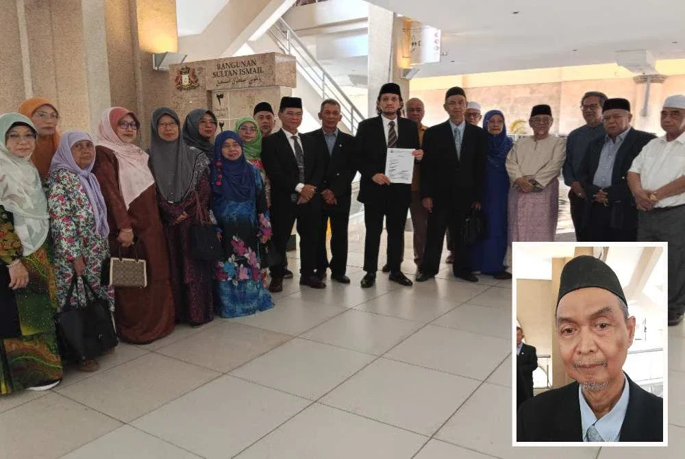 Persatuan Kebajikan Pemilik Tanah dan Penduduk Kampung Melayu Majide hadir menyerahkan memorundum permohonan hak milik kekal di Sidang DUN Johor pada Isnin. Gambar kecil: Abdul Rahim