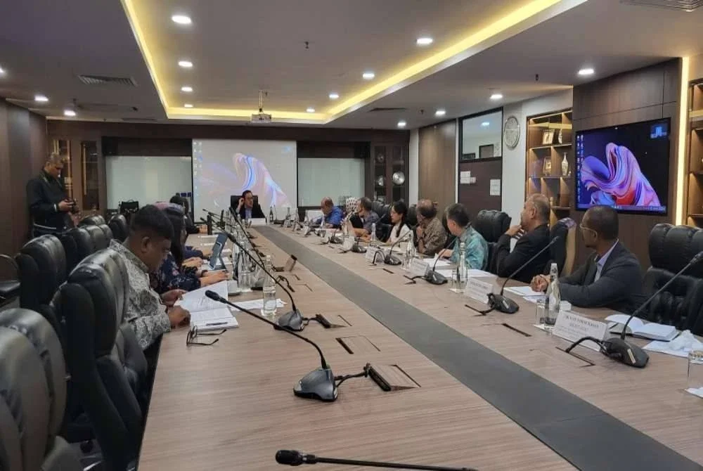 Mesyuarat Majlis Badan Peguam bersama pakar sivil KRPPM-IGAR yang berlangsung di Wisma Badan Peguam Malaysia, Leboh Pasar Besar pada 6 November lalu.