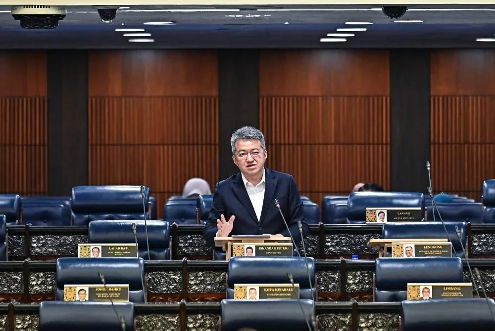 Chin Tong ketika sesi Pertanyaan-Pertanyaan Bagi Jawab Lisan di Dewan Rakyat pada Isnin. FOTO: JABATAN PENERANGAN MALAYSIA