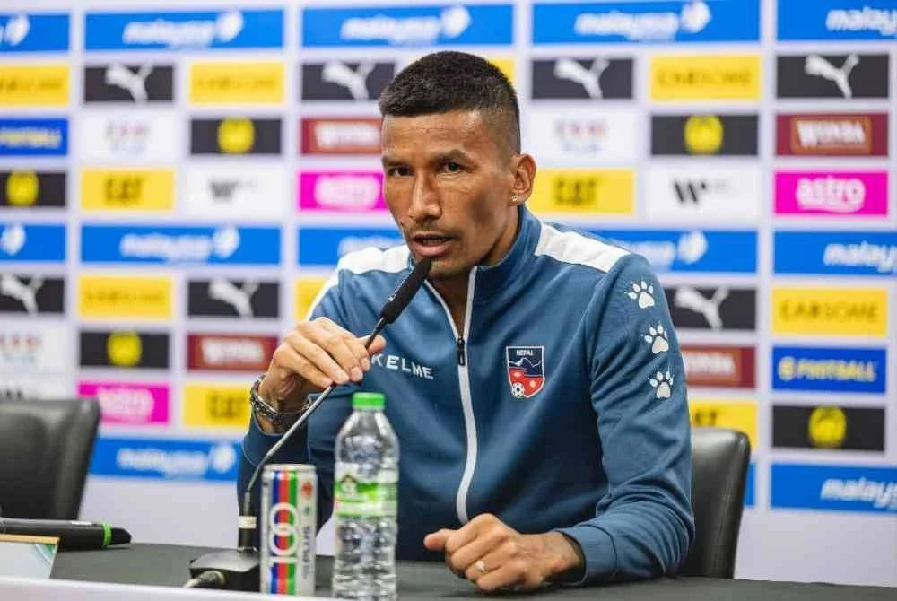 Kapten Pasukan Nepal, Kiran Kumar Limbu pada sidang media praperlawanan kelayakan Piala Asia 2027 Malaysia menentang Nepal di Stadium Nasional Bukit Jalil, pada Isnin. Foto Bernama