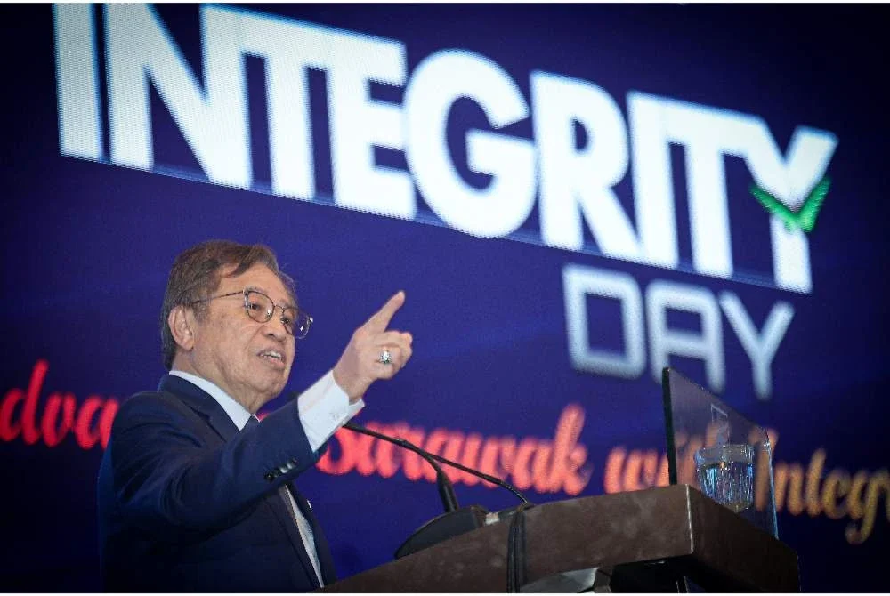 Abang Johari berucap pada Hari Integriti Development Bank of Sarawak Berhad pada Isnin. - Foto Bernama