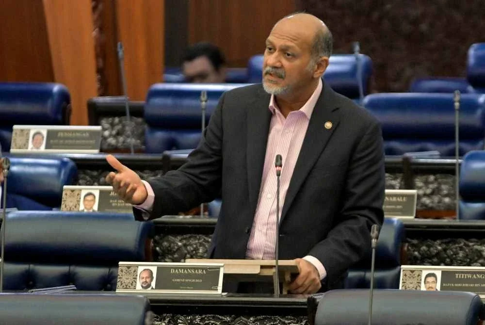 Gobind menjawab soalan ketika Mesyuarat Ketiga, Penggal Keempat Majlis Parlimen ke-15 Dewan Rakyat di Bangunan Parlimen pada Selasa. Foto Bernama