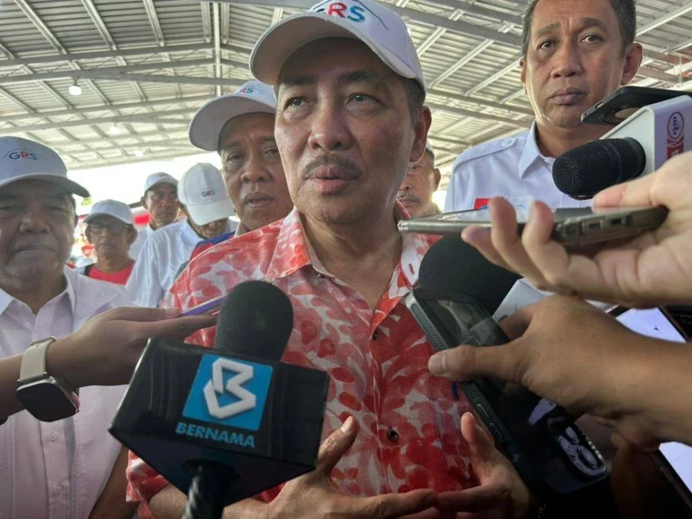 Hajiji pada sidang media selepas menghadiri Kempen Rumah Kita, Kita Jaga GRS di sini pada Selasa.