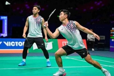 Sze Fei (kanan)–Nur Izzuddin singkirkan Wei He-Jui Hsuan dalam masa 24 minit. Foto: Agensi