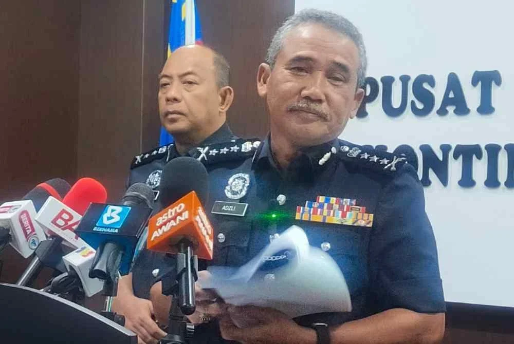 Adzli semasa mengadakan sidang media pada Rabu.