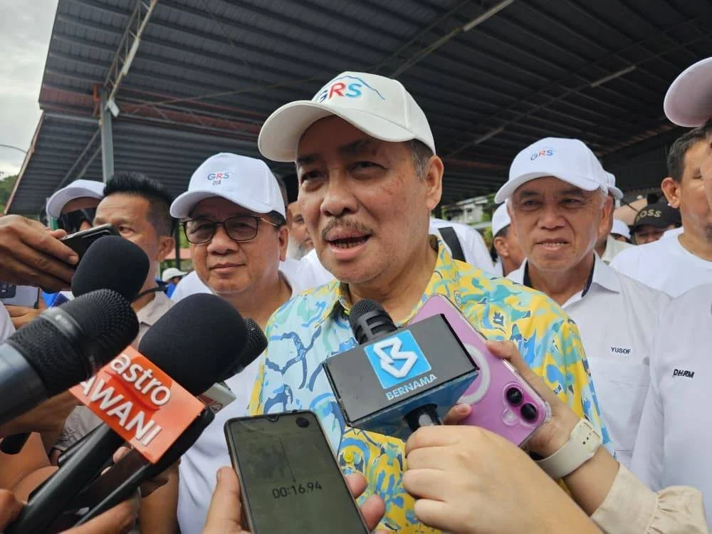 Hajiji ketika ditemui pemberita pada Kempen Rumah Kita, Kita Jaga GRS di Dataran Bagandang, Beaufort