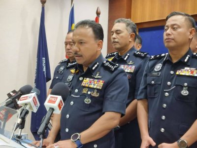 Mohd Yusoff ketika sidang media selepas merasmikan Perhimpunan Bulanan Polis di IPK Kelantan di Kota Bharu pada Rabu.