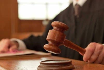 Mahkamah Persekutuan Kuching pada Isnin mengekalkan sabitan dan hukuman mati terhadap seorang bapa yang didapati bersalah membunuh bayi lelaki OKU berusia dua bulan dengan menghentak tubuh mangsa. Gambar hiasan