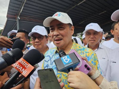 Hajiji ketika ditemui pemberita pada Kempen Rumah Kita, Kita Jaga GRS di Dataran Bagandang, Beaufort