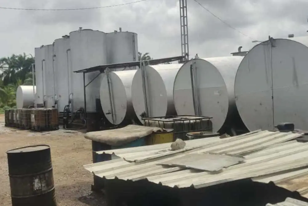 Hasil pemeriksaan mendapati syarikat itu tidak memiliki permit daripada JAS dan kebenaran Majlis Bandaraya Diraja Klang.