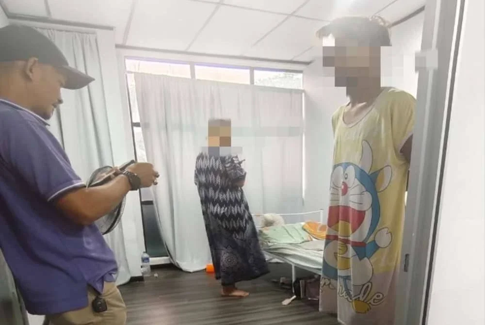 Lelaki ini dicekup bersama kekasihnya di sebuah bilik sewa pada pagi Khamis.