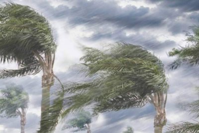 Keadaan angin kencang dan laut bergelora ini adalah berbahaya kepada bot kecil, rekreasi laut dan sukan laut.