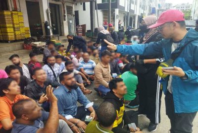 Antara warga asing yang ditahan JIM pada Khamis.