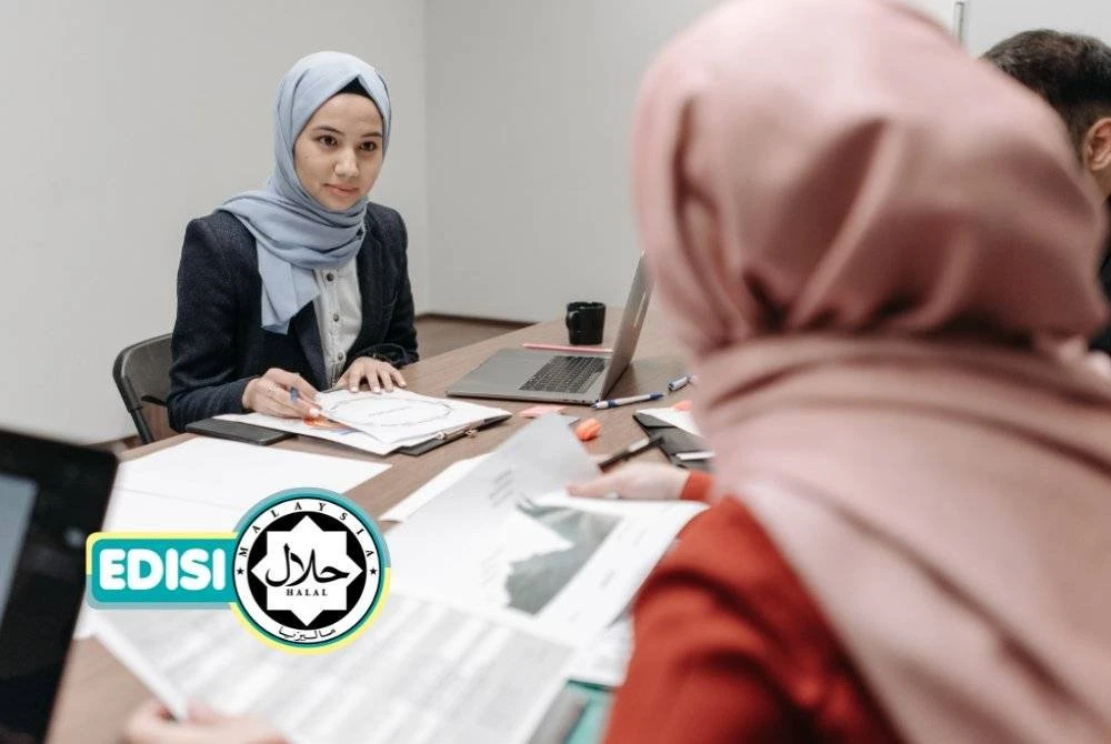 BEKERJA bukan sekadar tuntutan dunia, tetapi merupakan amanah yang akan dipersoalkan di hadapan ALLAH SWT kelak. Foto Canva