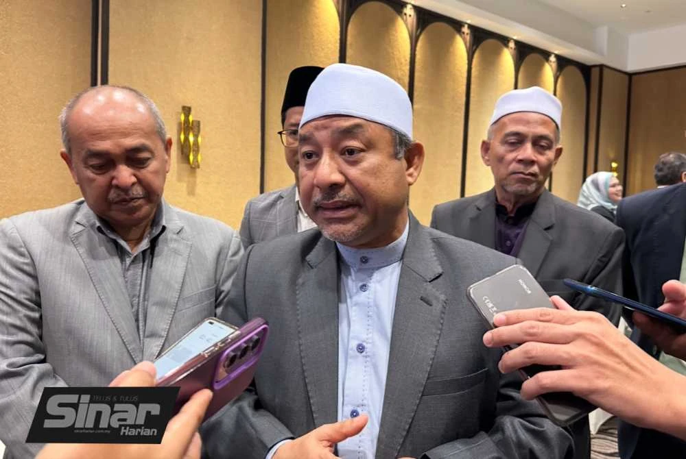 Mohd Nassuruddin (tengah) ketika bercakap kepada pemberita selepas majlis di Kota Bharu. - Foto: SINAR HARIAN/ADILA SHARINNI WAHID