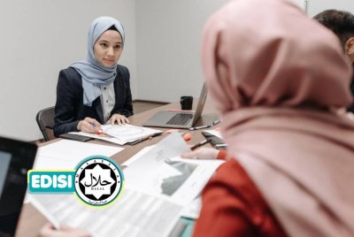 BEKERJA bukan sekadar tuntutan dunia, tetapi merupakan amanah yang akan dipersoalkan di hadapan ALLAH SWT kelak. Foto Canva