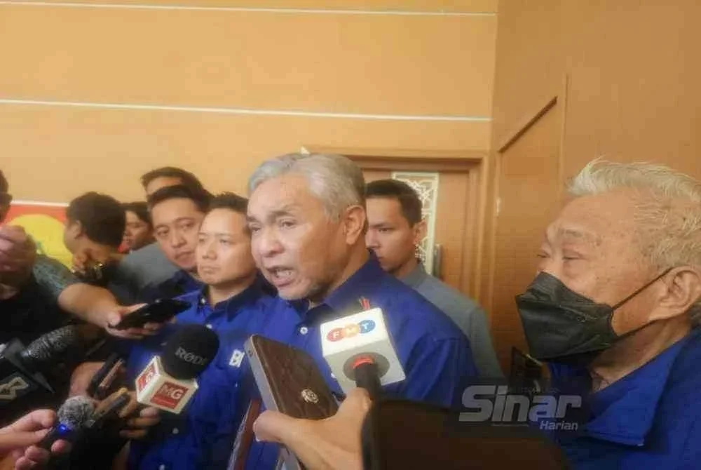 Ahmad Zahid ketika ditemui pemberita selepas pelancaran Manifesto RPS1 di Bangunan UMNO Sabah, pada Sabtu.