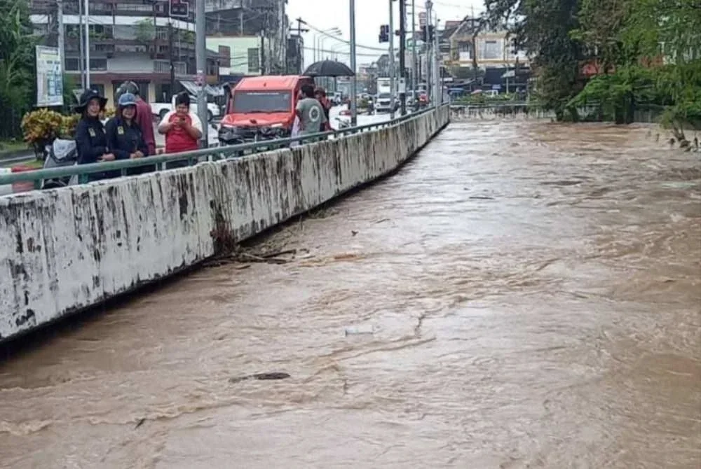 Lapan wilayah selatan Thailand dilanda banjir, memaksa hampir 124,003 keluarga berpindah ke kawasan yang lebih selamat.- Foto: Jabatan Pencegahan dan Pengurangan Bencana (DDPM) Thailand