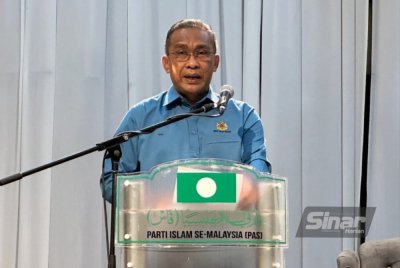 Takiyuddin menyampaikan Ceramah Isu Semasa Sidang DUN Belanjawan Kelantan peringkat Parlimen Kota Bharu di Dewan KTC pada Jumaat.- Foto: ADILA SHARINNI WAHID