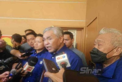 Ahmad Zahid ketika ditemui pemberita selepas pelancaran Manifesto RPS1 di Bangunan UMNO Sabah, pada Sabtu.