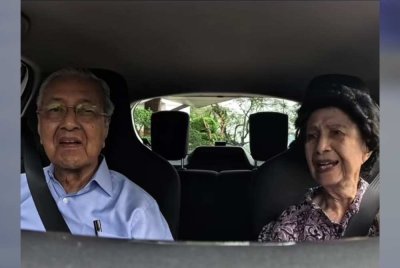 Tangkap layar video yang dimuat naik di Facebook pada Sabtu