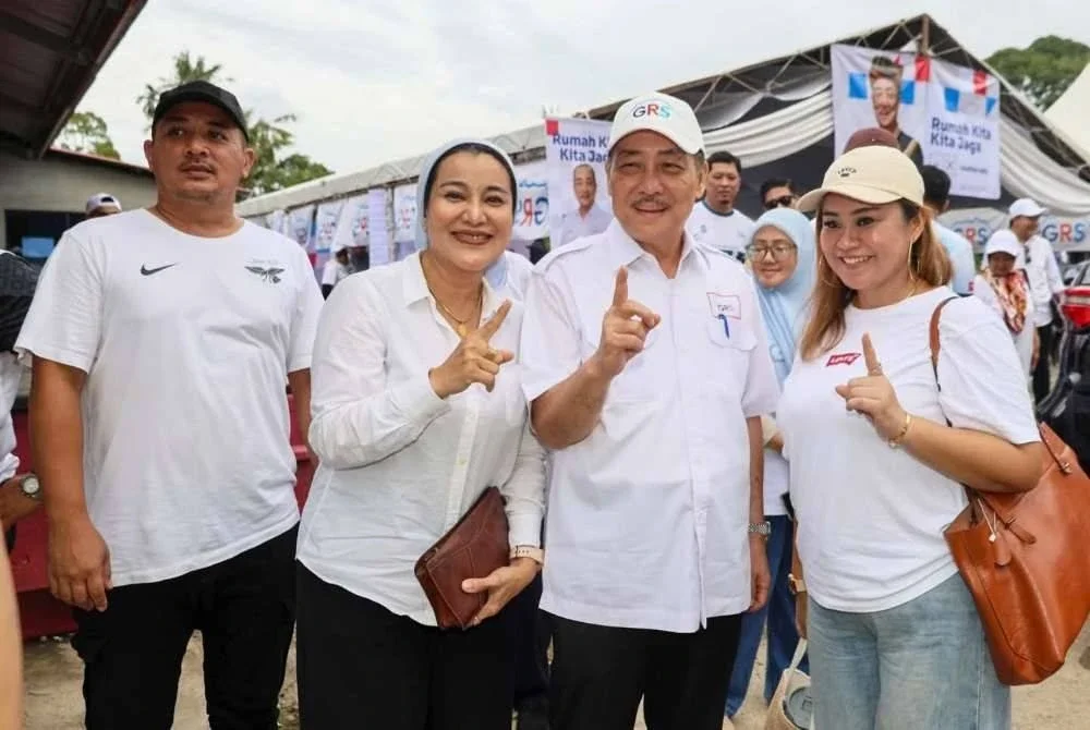 Hajiji ketika melawat PDM Batangan dan Sub Tambalang pada Sabtu.