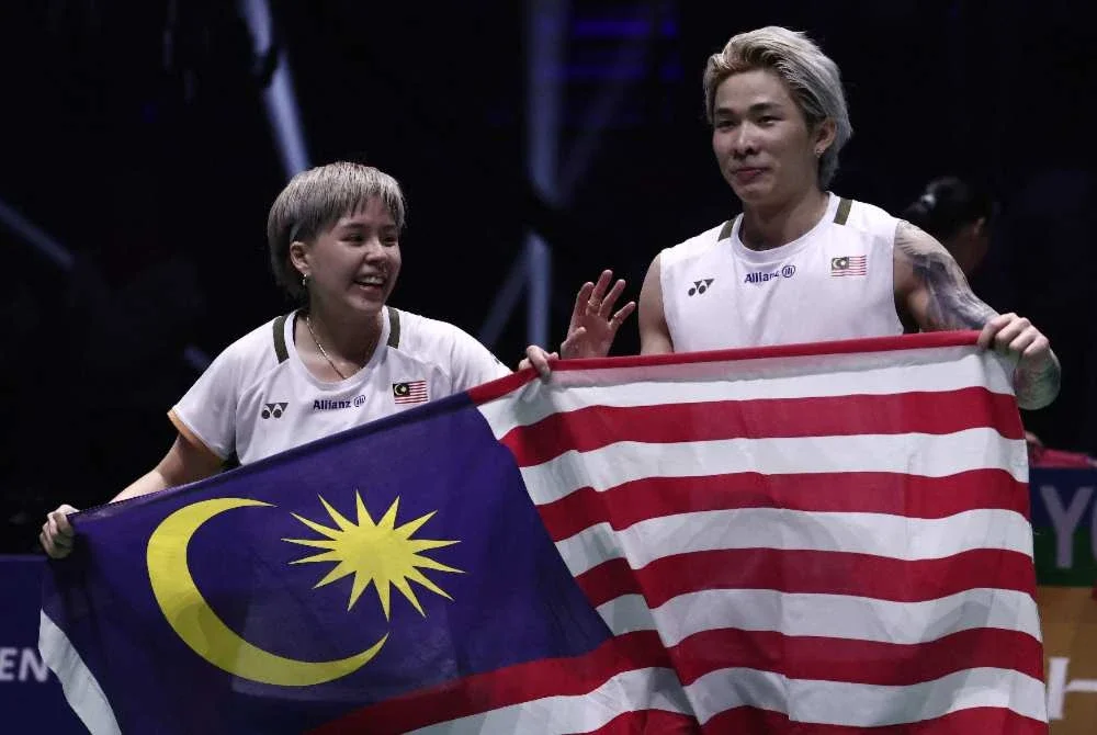 Tang Jie-Ee Wei menumbangkan gandingan Indonesia Jafar Hidayatullah–Felisha Alberta Pasaribu menerusi kemenangan straight set 21-16, 21- 11 dalam tempoh 42 minit.