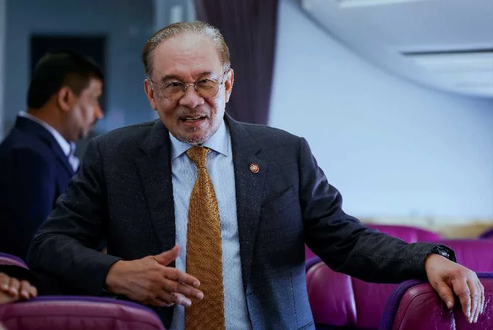 Anwar tiba di Nairobi, Kenya sebagai singgahan terakhir dalam lawatan rasmi ke tiga negara Afrika. Foto Bernama
