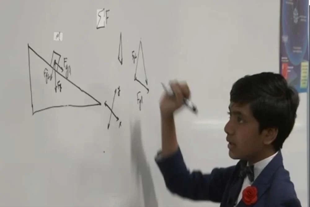 Suborno ketika menyelesaikan soalan matematik. - Agensi