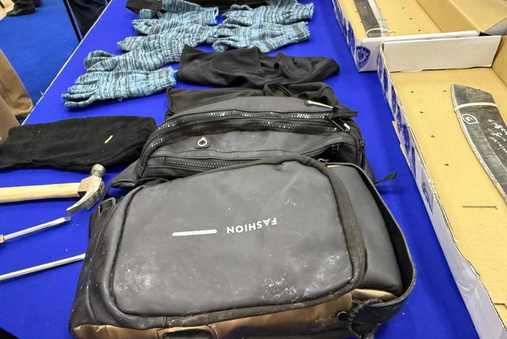 Barang suspek yang dirampas dalam operasi pada Isnin.