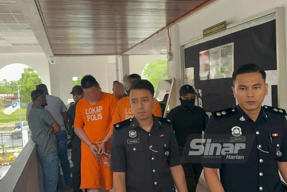 Suspek berusia antara 23 hingga 43 tahun direman bagi membolehkan siasatan dilakukan mengikut Seksyen 326 Kanun Keseksaan.