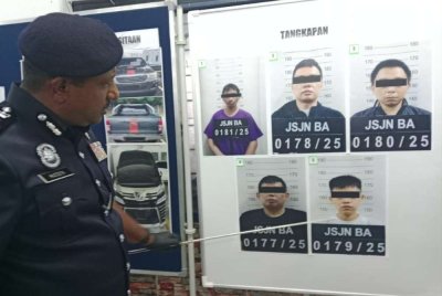 Hussein menunjukkan antara suspek yang diberkas menerusi operasi dijalankan.