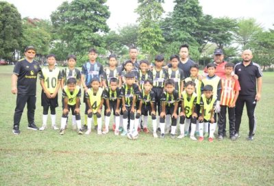 Barisan pemain, jurulatih dan pengurusan skuad SK Seksyen 20 saingan Piala Raja Muda Selangor B-12 2025.