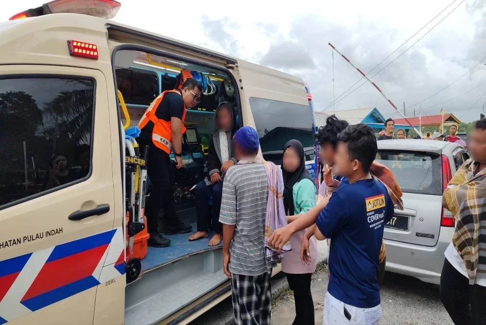 Mangsa di bawa ke HTAR untuk tindakan lanjut.