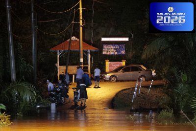 Hampir 3,000 mangsa banjir di Perak telah dipindahkan ke 34 PPS melibatkan tujuh daerah.