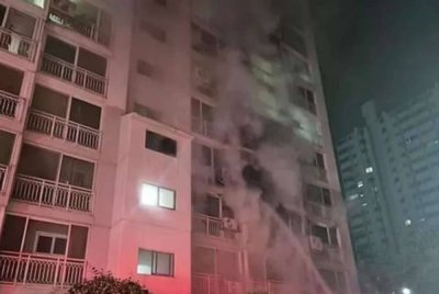 Tindakannya telah menyebabkan unit kediaman keluarganya musnah. - Foto Agensi