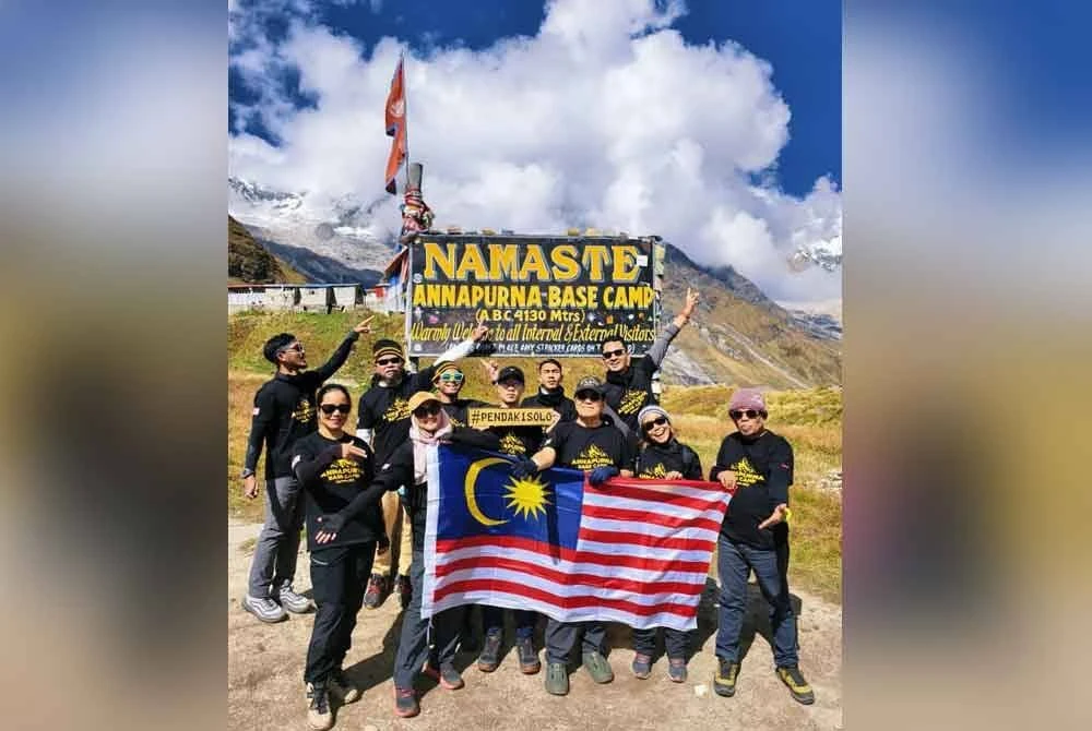 Pasukan kami semasa berada di ABC.