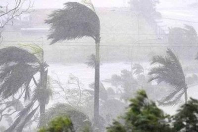 Hujan lebat berterusan, angin kencang dan laut bergelora dijangka berlaku di negeri-negeri utara Semenanjung. Gambar hiasan 