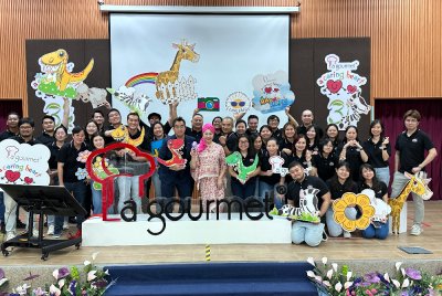 Suasana majlis sambutan ulang tahun ke-31 La gourmet yang berlangsung meriah dengan kehadiran rakan kerjasama dan tetamu jemputan.