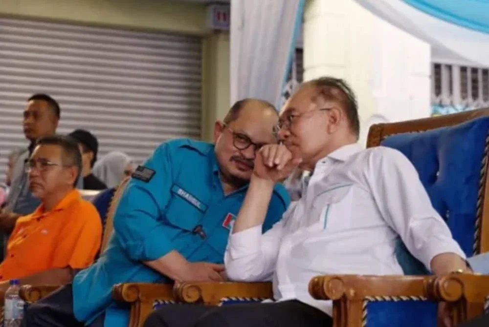 Susulan pendedahan terkini dakwaan menerima rasuah melebihi RM600,000 daripada ahli perniagaan, Albert Tei, Shamsul Iskandar meletak jawatan Setiausaha Politik Kanan kepada Perdana Menteri pada Selasa.