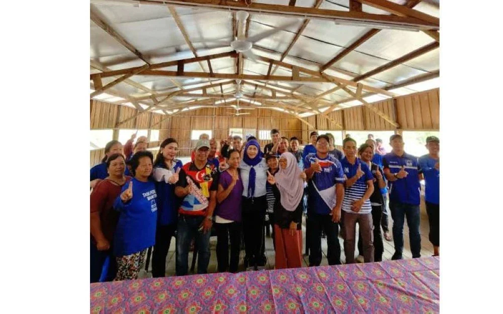 Rahmah menghadiri Program Anambului Kampung Batu 8 dan Sinusut.