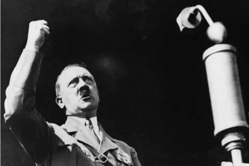 Adolf Hitler dikenali oleh masyarakat dunia dengan pemerintahan diktator. - Foto Agensi