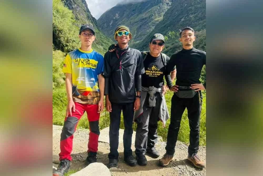 (Dari kiri) Syahrulnizam, Anas Sazali, penulis dan Anas Syimer.