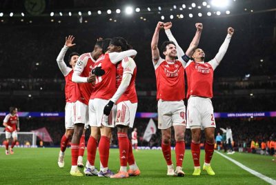 Pemain Arsenal meraikan gol kedua yang dijaringkan Madueke. Foto Agensi
