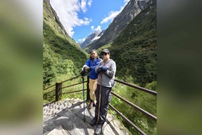 Bersama Addanan, 'bodyguard' penulis di ABC dan sebelum itu di Lembah Langtang.